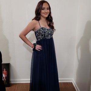 Meet your Posher, Cynthia